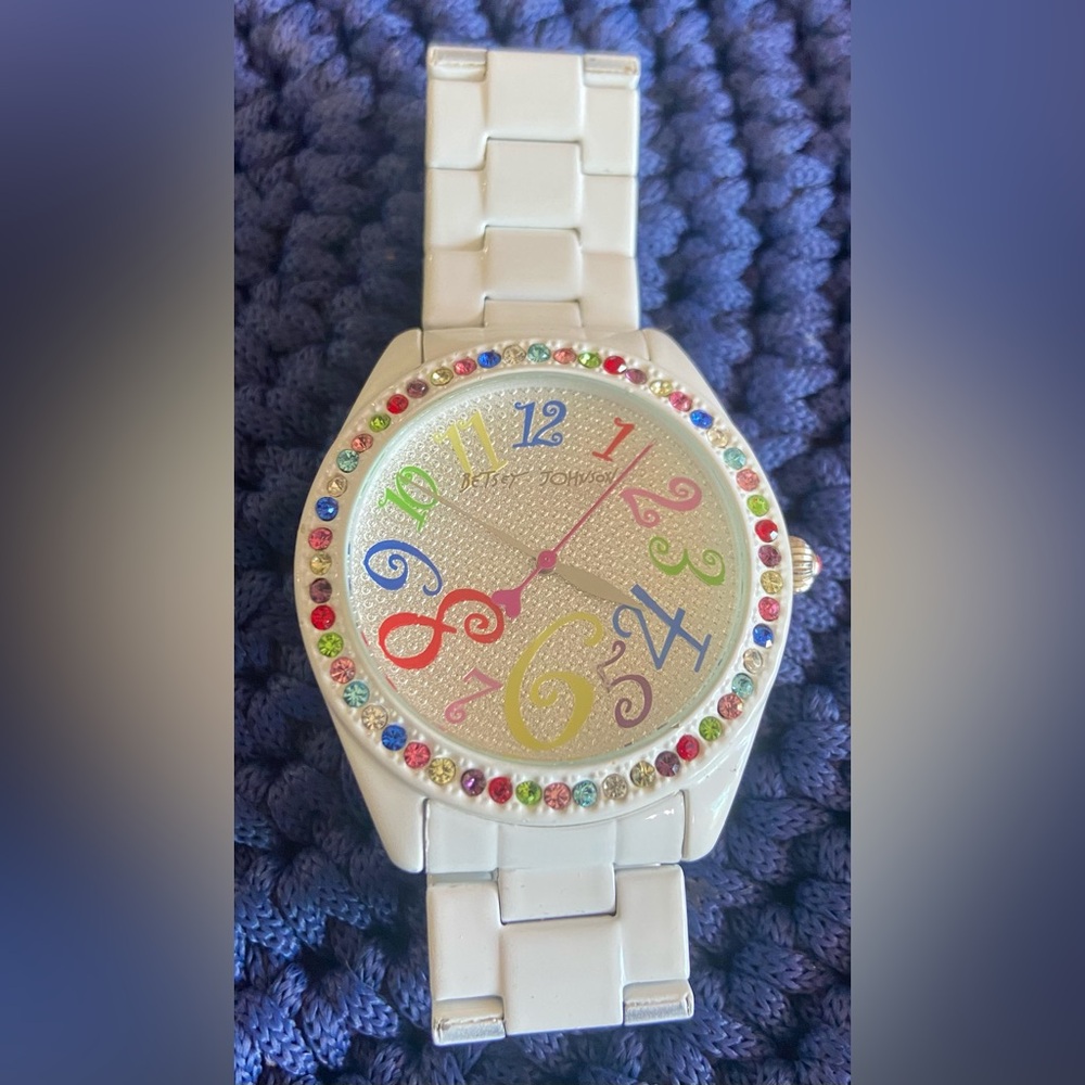 Betsey Johnson Vtg BJ00048-04 White Crystal Accent Bezel Watch-Needs New Battery